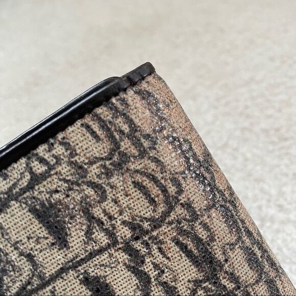 Roberto Cavalli Freedom Animal Print Tri-Fold Wallet - Picture 11 of 16